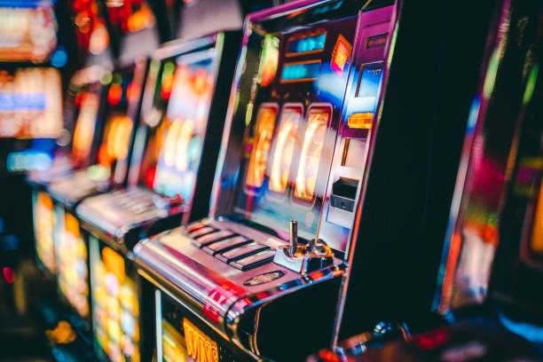 spore app running on Android and iOS devices showing live casino and sportsbook interface
